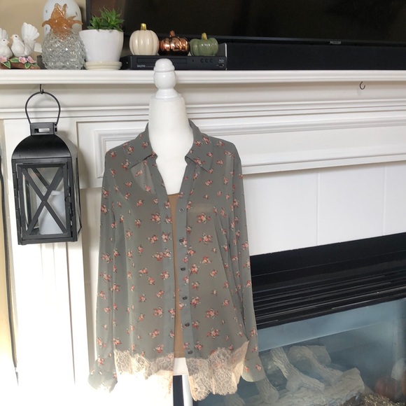 🌺Style & Co floral sheer button down top🌺 - Picture 2 of 9